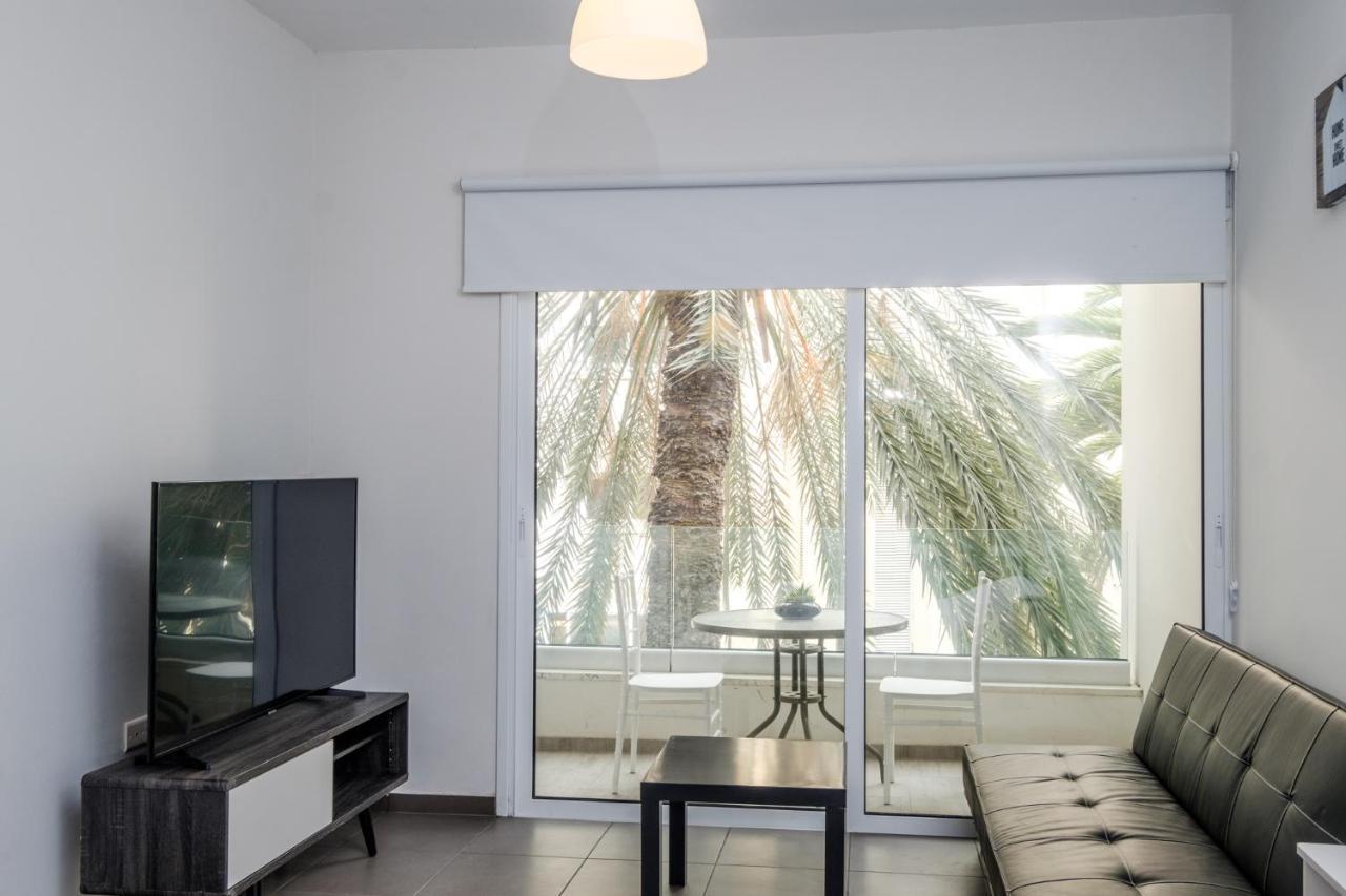 Spacious Studio Downtown 拉纳卡 外观 照片